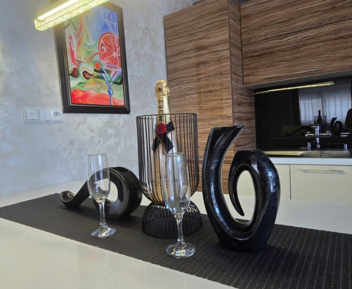 Krásny, plne zariadený rodinný dom s nádhernou záhradou v Topoľníkoch