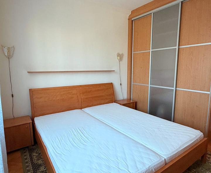 Prenájom pekný, svetlý, priestranný 2,5izbový byt Ružinov
