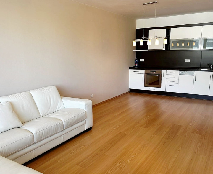 Pekný 3izbový byt s balkónom a parkovaním Ružinov