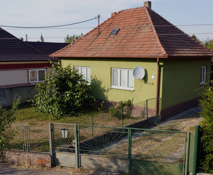 Zachovalý 4-izbový rodinný dom v srdci prírody, hneď pri ramene Dunaja – Vojka nad Dunajom