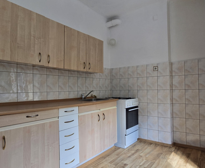 Veľký 2-izbový byt s pivnicou na predaj - Kukučínova ulica, Dunajská Streda