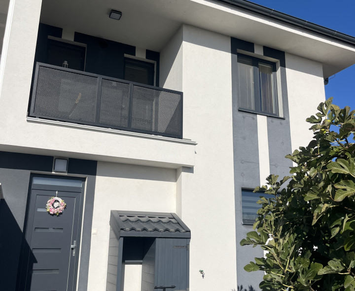 Jedinečná ponuka - 3izb. byt s parkovaním , balkónom a predzáhradkou v Gabčíkove na prenájom